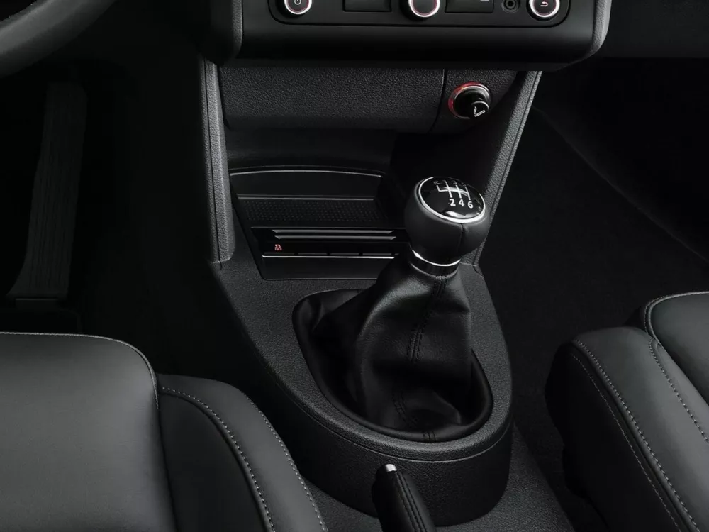 Автомобиль Volkswagen Touran I Рестайлинг 2 Компактвэн
