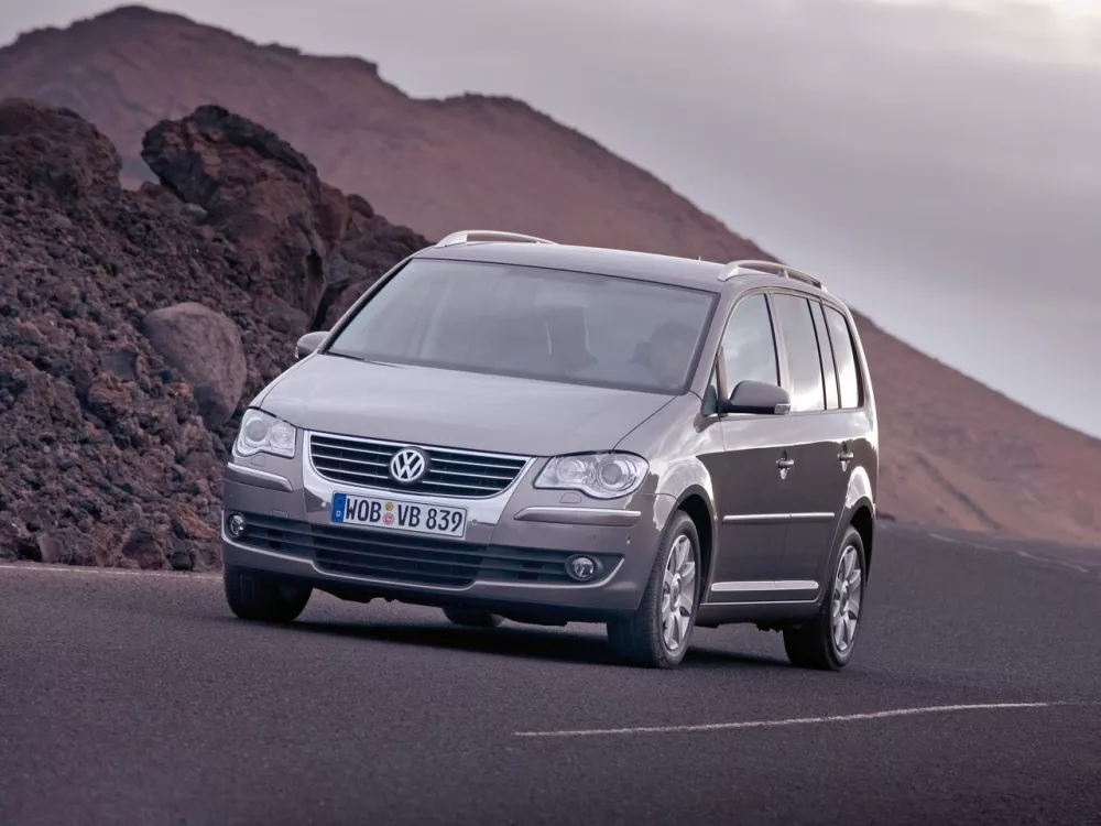 Автомобиль Volkswagen Touran I Рестайлинг Компактвэн