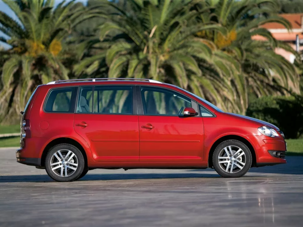 Автомобиль Volkswagen Touran I Рестайлинг Компактвэн