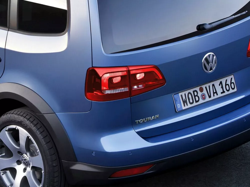 Автомобиль Volkswagen Touran I Рестайлинг 2 Компактвэн Cross