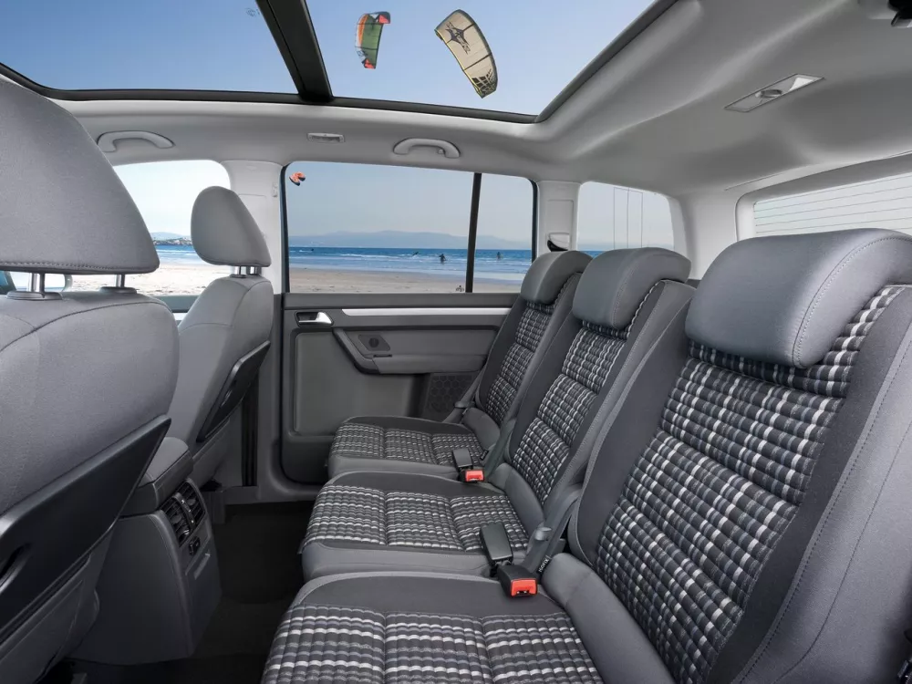 Автомобиль Volkswagen Touran I Рестайлинг 2 Компактвэн Cross