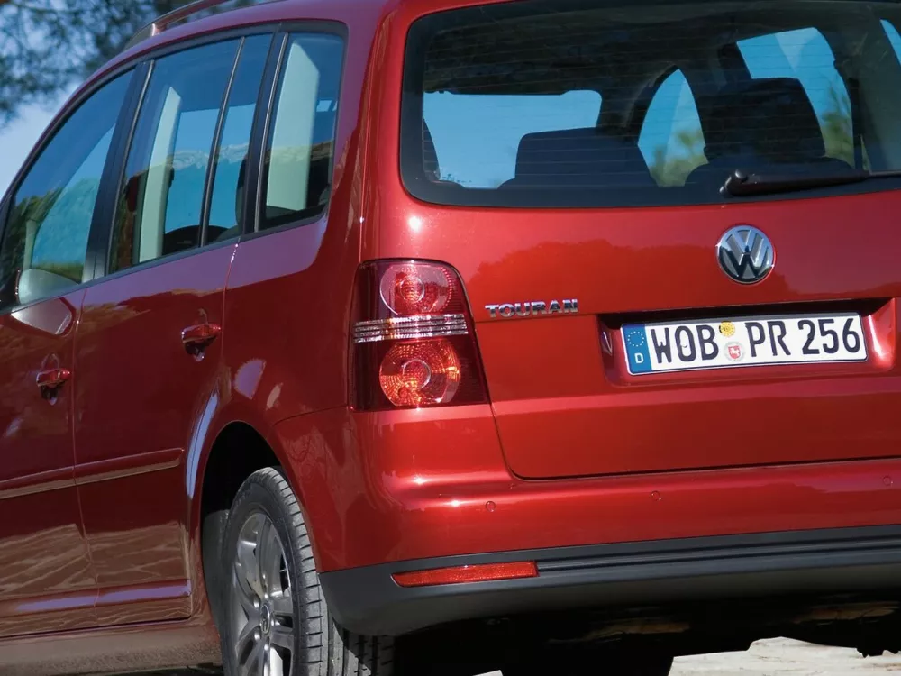 Автомобиль Volkswagen Touran I Рестайлинг Компактвэн