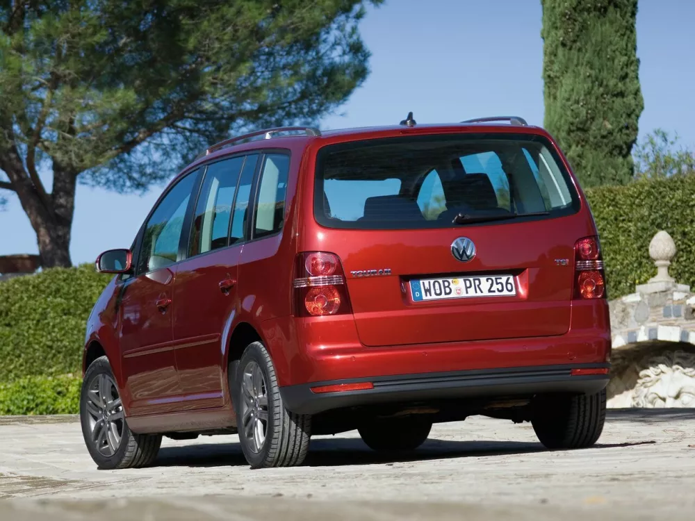Автомобиль Volkswagen Touran I Рестайлинг Компактвэн