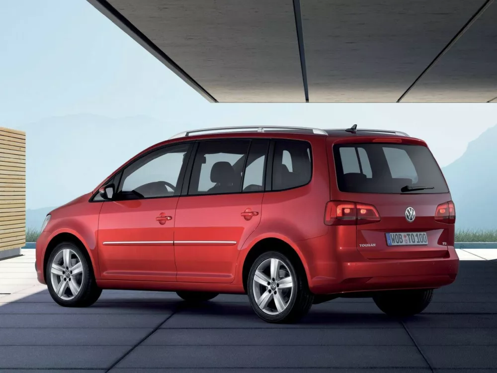 Автомобиль Volkswagen Touran I Рестайлинг Компактвэн