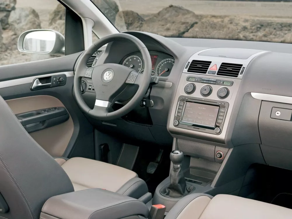 Автомобиль Volkswagen Touran I Рестайлинг Компактвэн