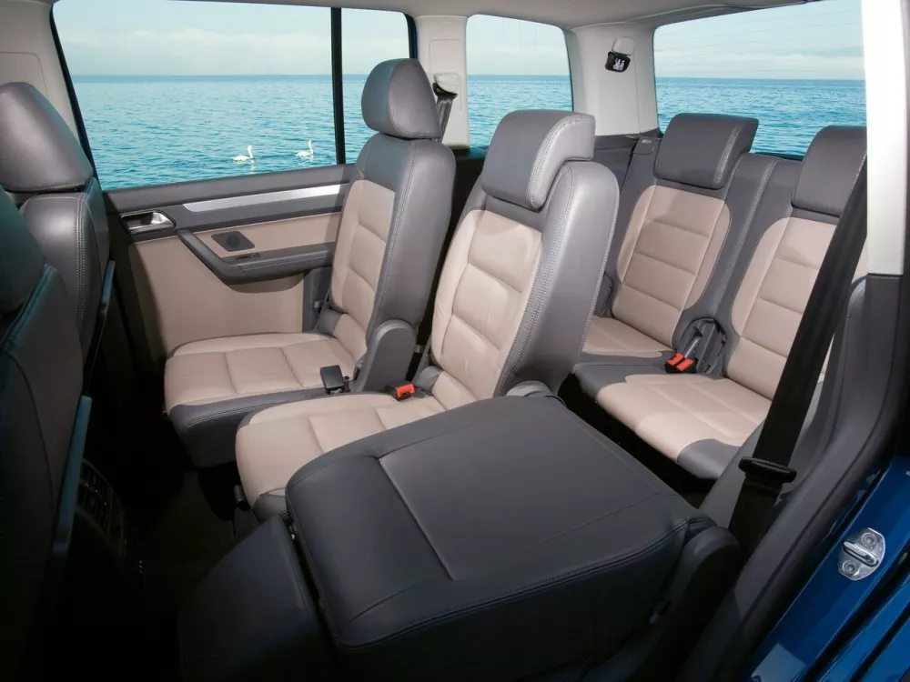 Автомобиль Volkswagen Touran I Рестайлинг Компактвэн