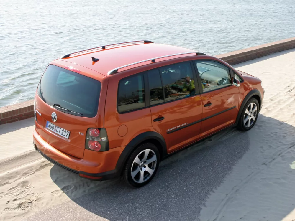 Автомобиль Volkswagen Touran I Рестайлинг Компактвэн Cross