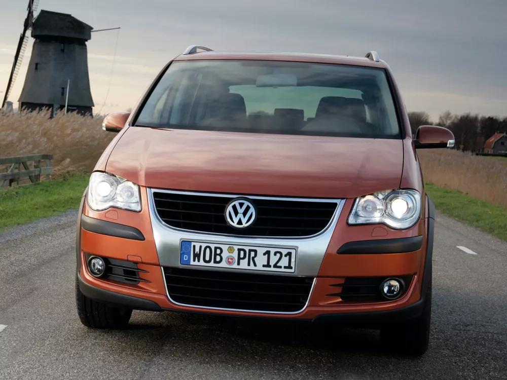 Автомобиль Volkswagen Touran I Рестайлинг Компактвэн Cross