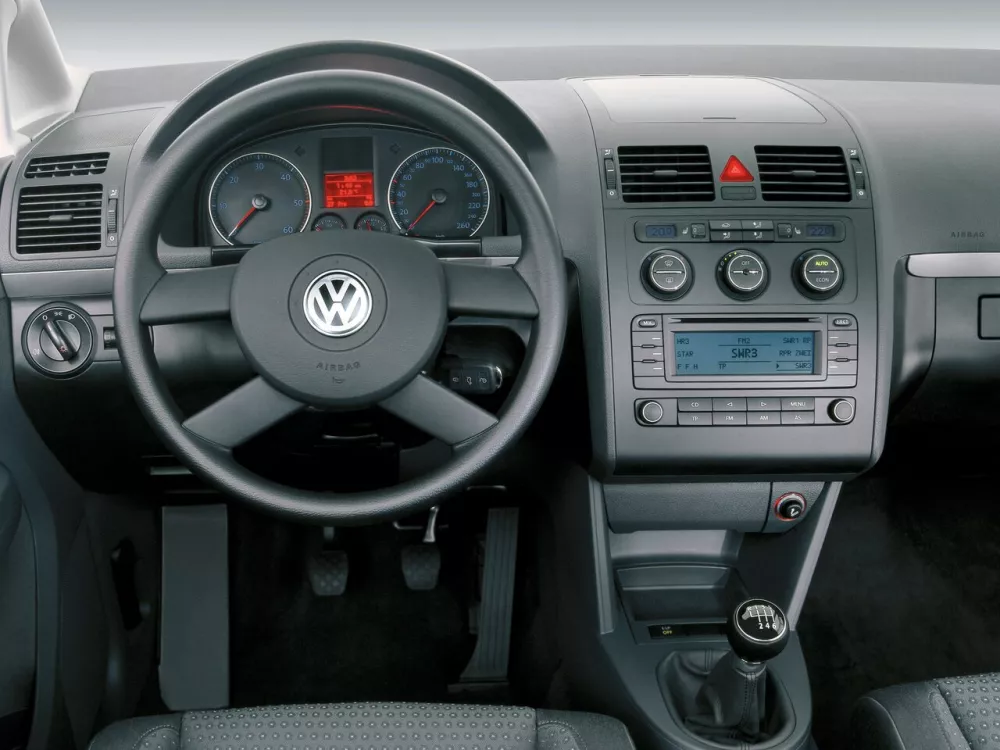 Автомобиль Volkswagen Touran I Компактвэн