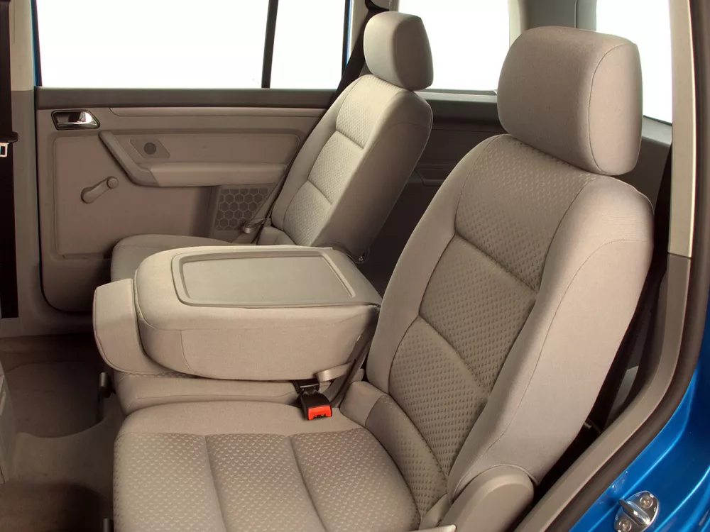 Автомобиль Volkswagen Touran I Компактвэн