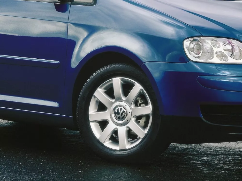 Автомобиль Volkswagen Touran I Компактвэн