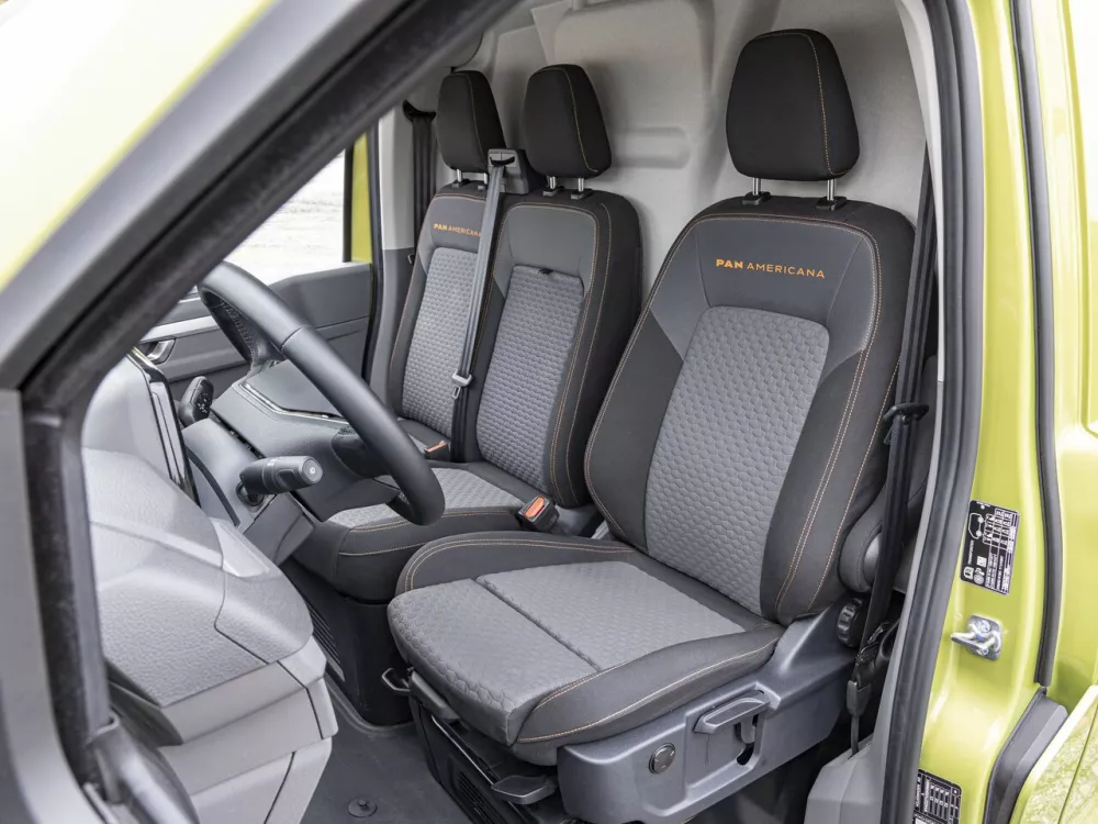 Автомобиль Volkswagen Transporter T7 Фургон Long