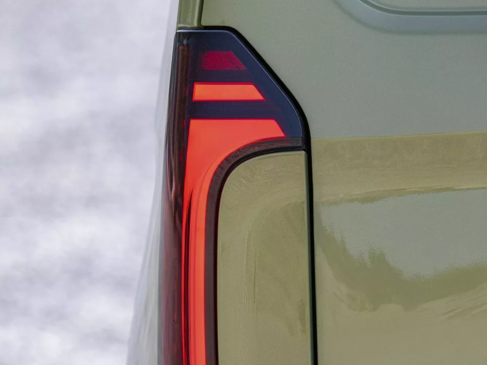 Автомобиль Volkswagen Transporter T7 Фургон Long