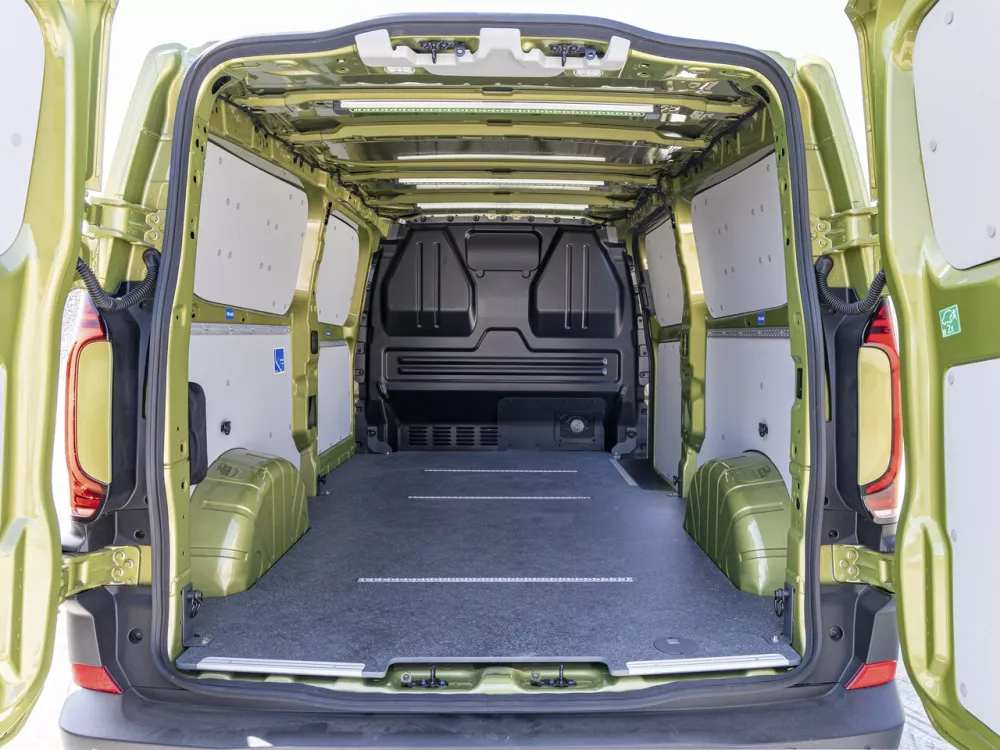 Автомобиль Volkswagen Transporter T7 Фургон Long