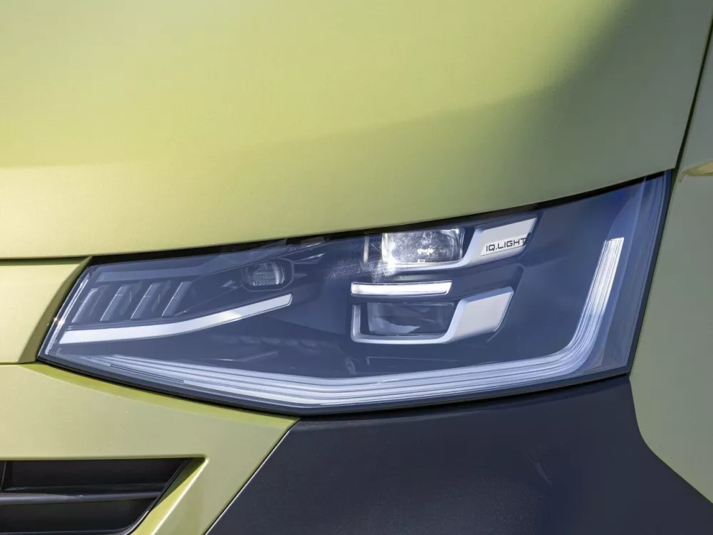 Автомобиль Volkswagen Transporter T7 Фургон Long
