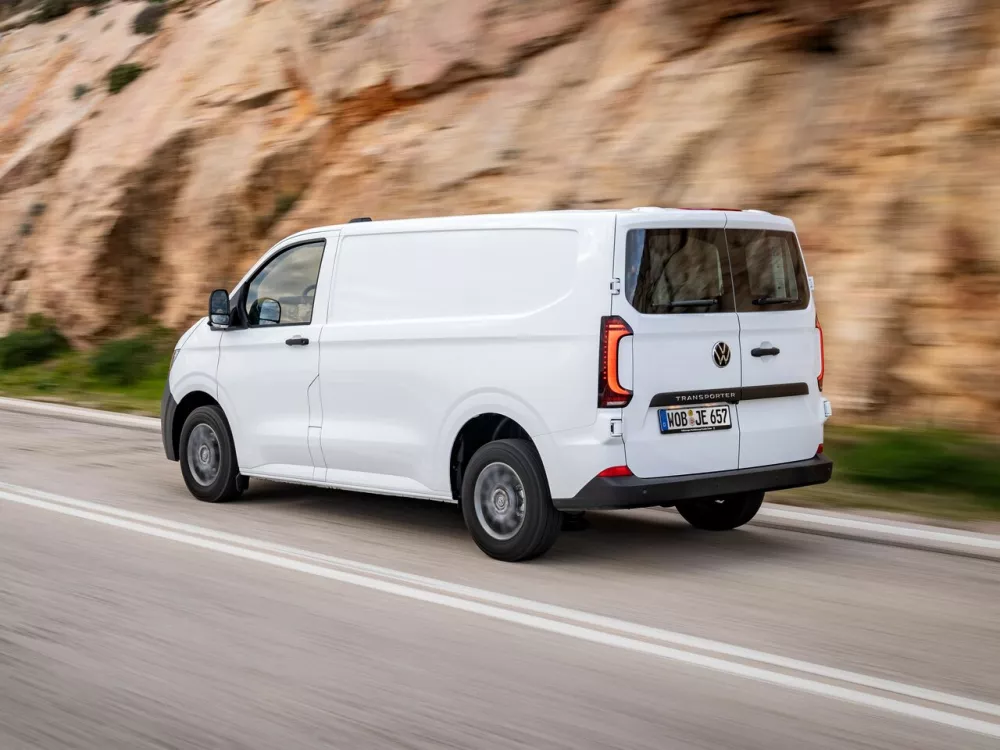 Автомобиль Volkswagen Transporter T7 Фургон
