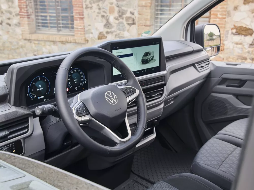 Автомобиль Volkswagen Transporter T7 Фургон