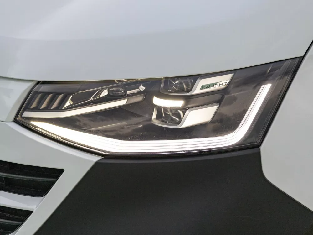 Автомобиль Volkswagen Transporter T7 Фургон