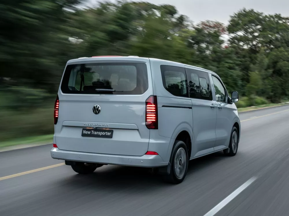 Автомобиль Volkswagen Transporter T7 Минивэн
