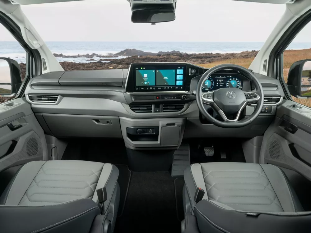 Автомобиль Volkswagen Transporter T7 Минивэн