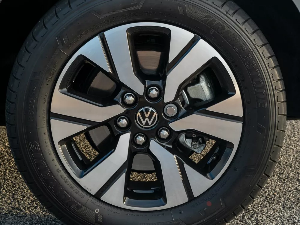Автомобиль Volkswagen Transporter T7 Минивэн