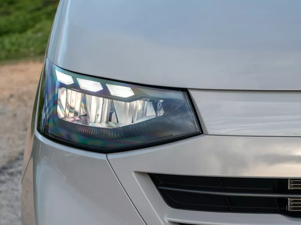 Автомобиль Volkswagen Transporter T7 Минивэн