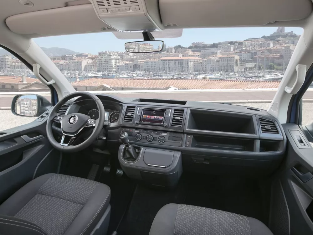 Автомобиль Volkswagen Transporter T6 Минивэн