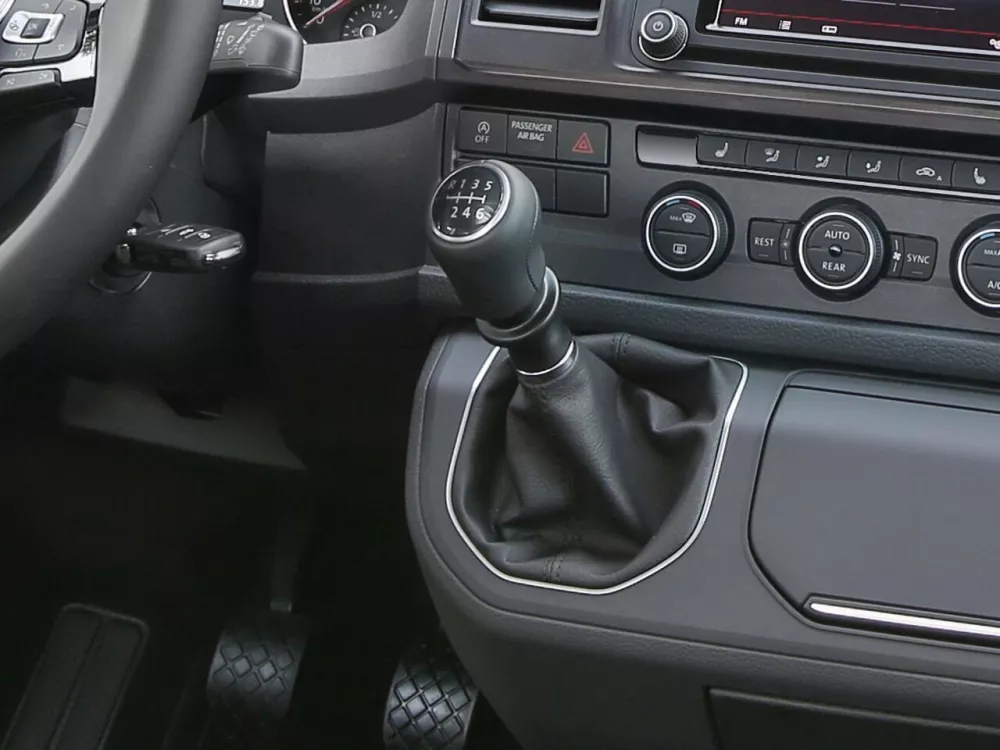 Автомобиль Volkswagen Transporter T6 Минивэн