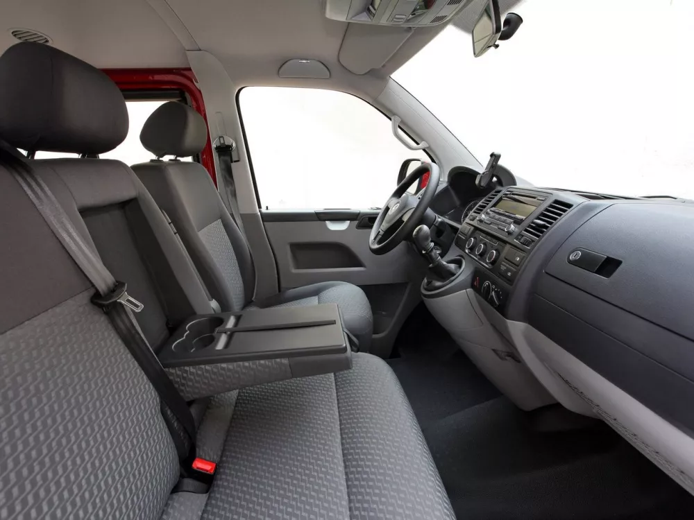 Автомобиль Volkswagen Transporter T5 Рестайлинг Минивэн