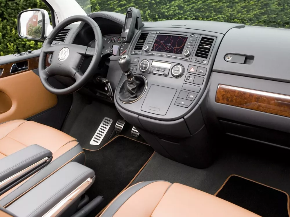 Автомобиль Volkswagen Transporter T5 Минивэн Long