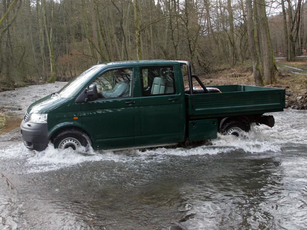 Автомобиль Volkswagen Transporter T5 Пикап Двойная кабина