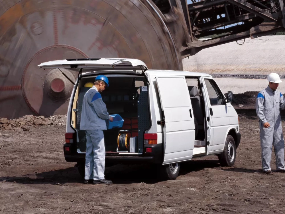 Автомобиль Volkswagen Transporter T4 Фургон