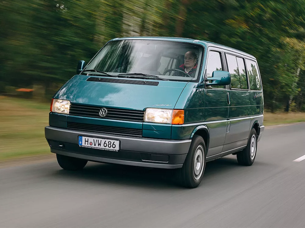 Автомобиль Volkswagen Transporter T4 Минивэн