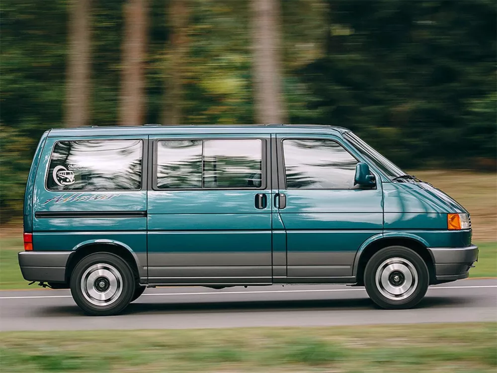 Автомобиль Volkswagen Transporter T4 Минивэн