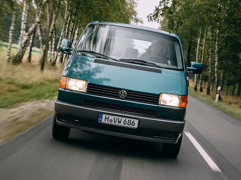 Автомобиль Volkswagen Transporter T4 Минивэн