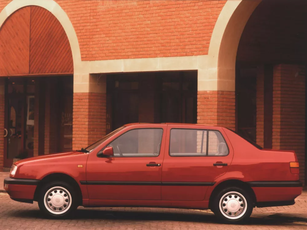 Автомобиль Volkswagen Vento Седан