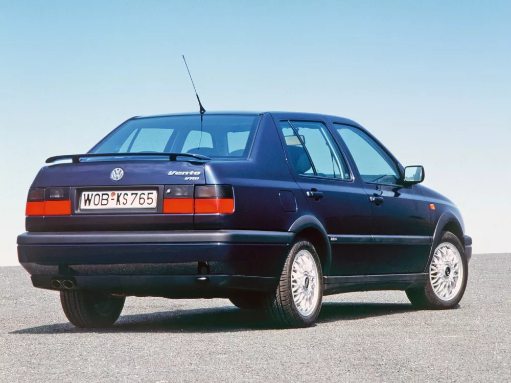 Автомобиль Volkswagen Vento Седан