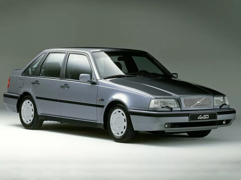 Автомобиль Volvo 440 Хэтчбек (5 дверей)
