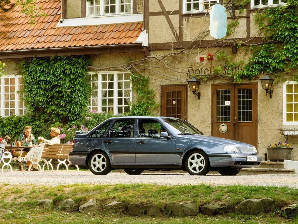 Автомобиль Volvo 440 Хэтчбек (5 дверей)