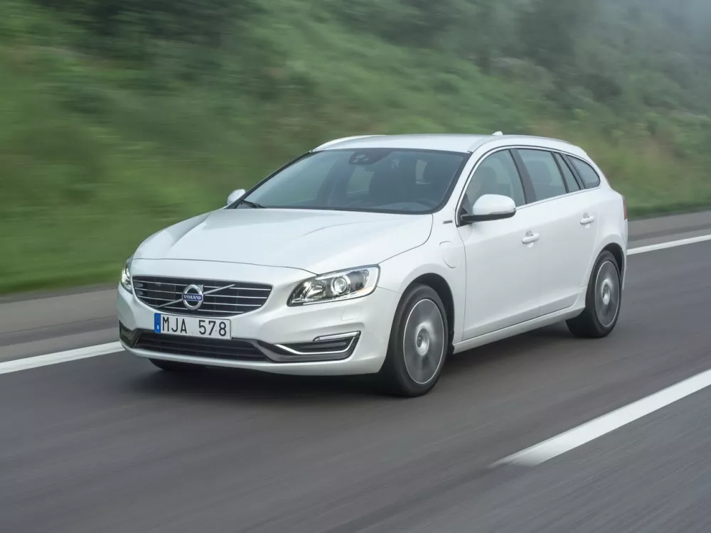 Автомобиль Volvo V60 I Рестайлинг Универсал (5 дверей) Plug-in-Hybrid