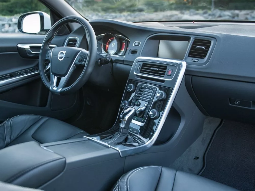 Автомобиль Volvo V60 I Рестайлинг Универсал (5 дверей) Plug-in-Hybrid