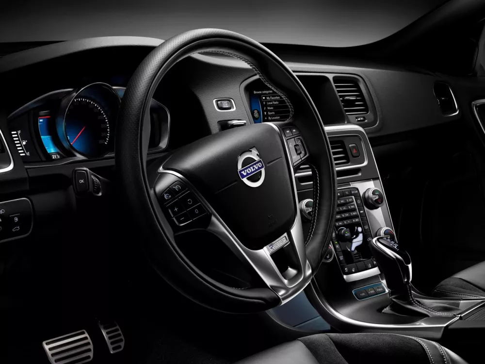 Автомобиль Volvo V60 I Рестайлинг Универсал (5 дверей) Plug-in-Hybrid