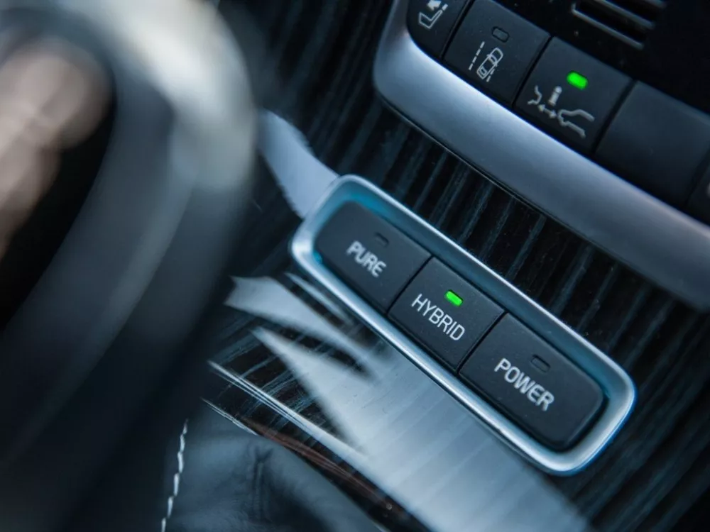 Автомобиль Volvo V60 I Рестайлинг Универсал (5 дверей) Plug-in-Hybrid