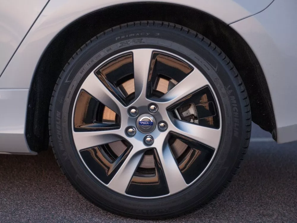Автомобиль Volvo V60 I Рестайлинг Универсал (5 дверей) Plug-in-Hybrid